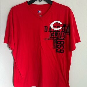 Men’s L Red MLB Genuine Merchandise Cincinnati Reds Sporty V Neck Tee Shirt